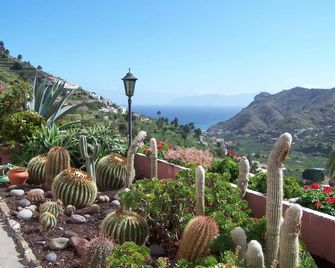 Ibo Alfaro Hotel Rural - Hermigua - Outdoor view
