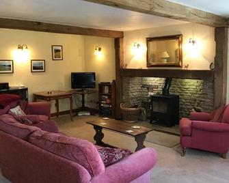 Sayang House - Church Stretton - Living room