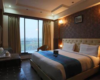 Hotel signature grand - New Delhi - Bedroom