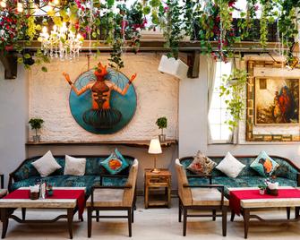 Bloom Boutique - Bandra - Bombay - Patio
