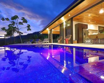 Brand New Villa Introductory Rates Ocean View, Short Drive to the Beach! - Ballena - Piscina