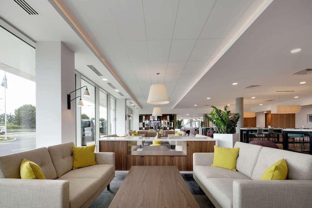 Hampton by Hilton London Stansted Airport - Stansted - Lounge