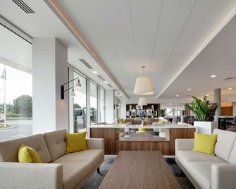 هامتون باي هيلتون لندن ستانستد أيربورت - Stansted - ردهة