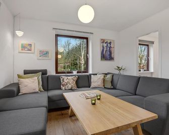 Three-Bedroom Holiday Home In Hojer - Højer - Sala de estar