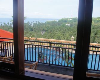 Sunset Lavinia Hotel - Senggigi - מרפסת