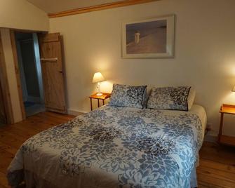 Cottage Overlooking Water - Georgetown - Bedroom
