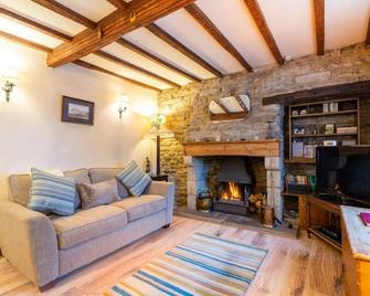 Beech croft holiday cottage - 卡斯爾頓 - 客廳
