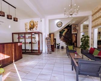 Stephen Hotel - Toamasina - Lobby