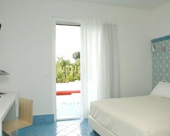 Ganimede Hotel - Sperlonga - Camera da letto