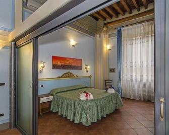 Antica Residenza Del Gallo - Lucca - Bedroom