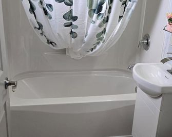 Red Coat Inn Motel - Fort Macleod