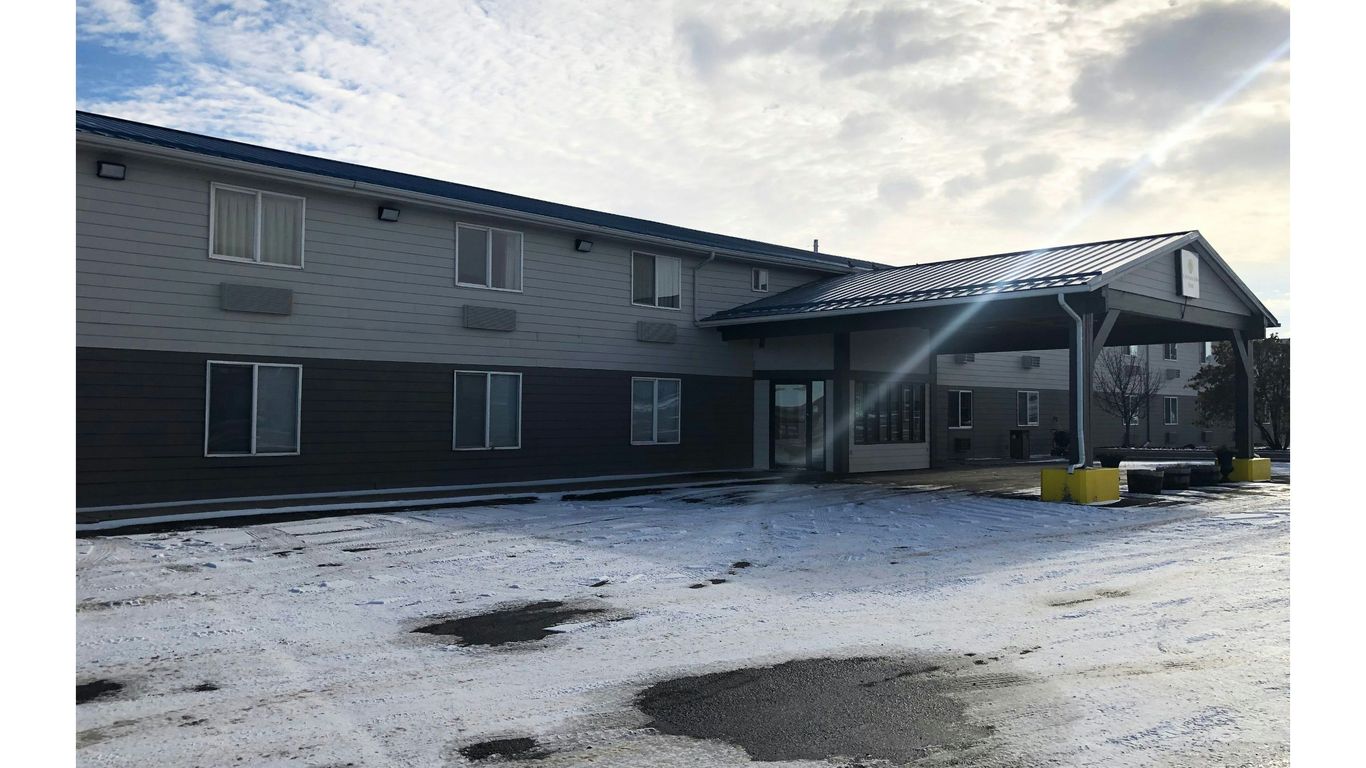 OYO Hotel Shelby Mt Hwy 2 & I-15