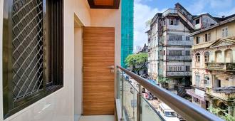 巴拉瓦斯酒店 - 孟買 - 陽台