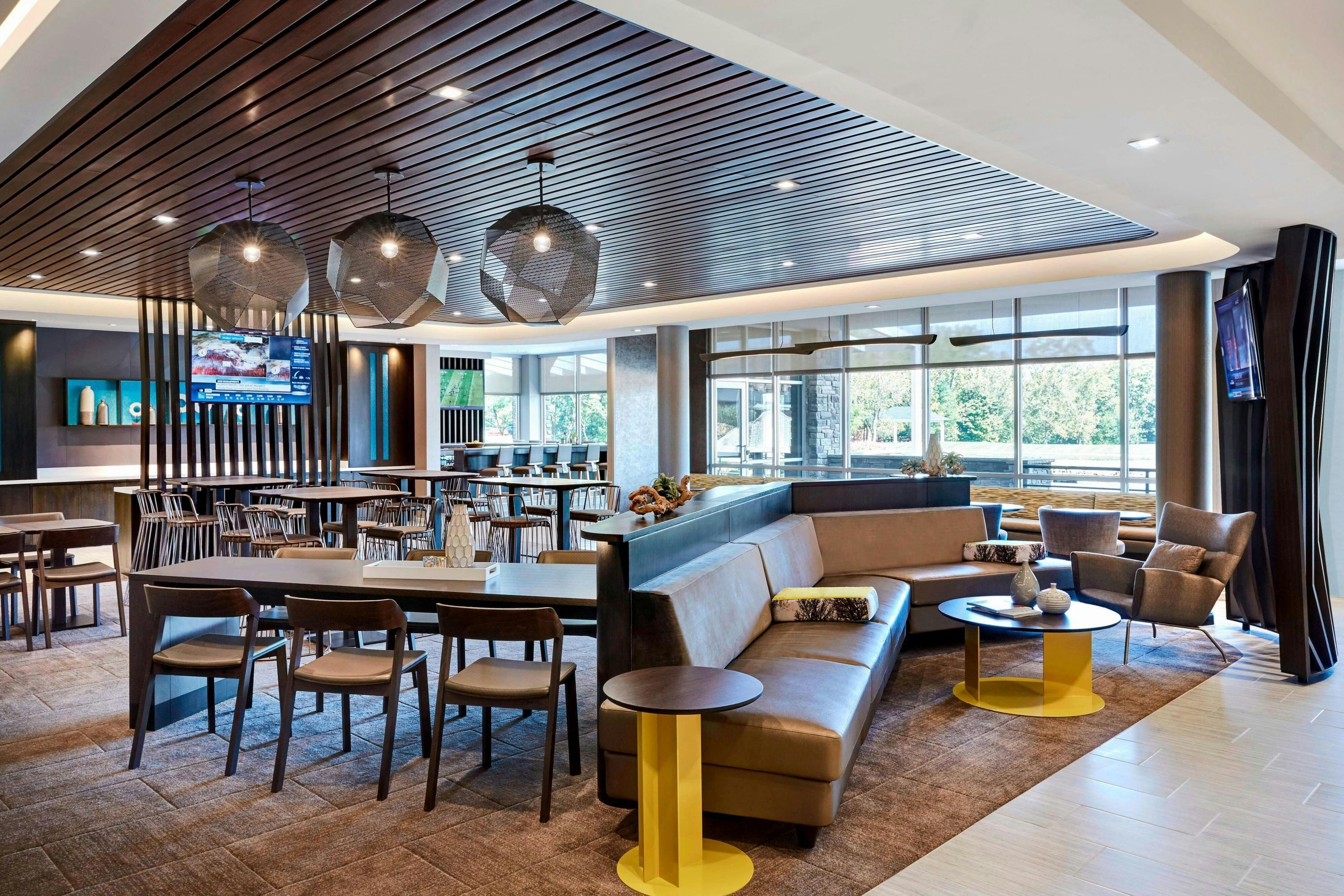 SpringHill Suites by Marriott Madison Fitchburg - Fitchburg - Bar