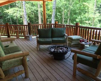 Creekside Cabin, Willis, Va - Willis - Balcón