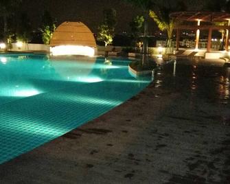 Almas1718@Puteri Harbour - Nusajaya - Pool