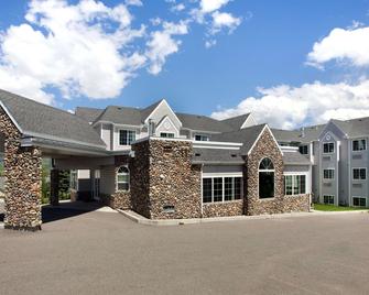 Microtel Inn & Suites by Wyndham Bozeman - Bozeman - Building