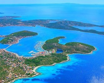 Apartment With Terrace Skarpa A4 - Rogoznica - Rogoznica - Pool