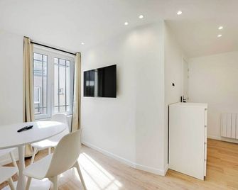 Cosy, fully-equipped apt - 1BD-2P - near Paris - Aubervilliers - Dining room