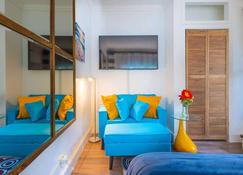 Lemon Cottage - At Orange Hill - Nassau - Living room