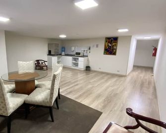 Hotel Itamaraty - Curitiba - Front desk