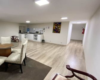 Hotel Itamaraty - Curitiba - Front desk