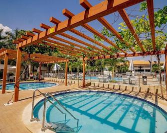 Diroma International Resort Via Caldas - Caldas Novas - Piscina