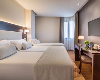 أوكثيدينتال غرانادا - غرناطة - غرفة نوم