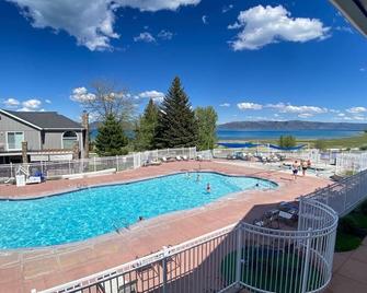 Beautiful Inn Building Updated Condo #211 - Garden City - Pool