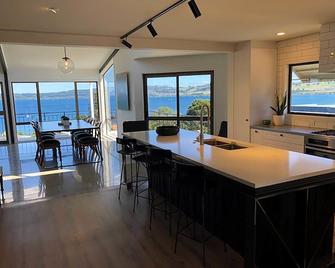 Muritai - Size! Location! Views! - Taupo - Matsal