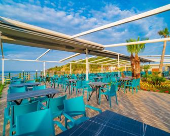 Karya Family Resort - Ozdere - Bar