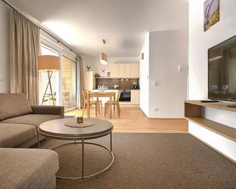 Adler Lodge D1 by AA Holiday Homes - Tauplitz - Wohnzimmer
