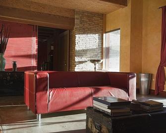 L'Isola Di Rosa - Relais & Hotel di Charme - Cerveteri - Wohnzimmer