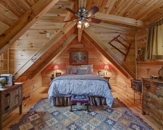 Carolina Cabin - Log Cabin In The Mountains! - Cashiers - Bedroom