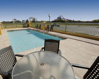 Americas Best Value Inn At&t Center - San Antonio - Pool