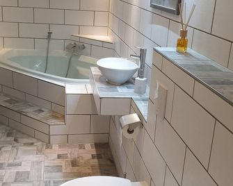 Elbblick große Loftwohnung - Königstein - Bathroom