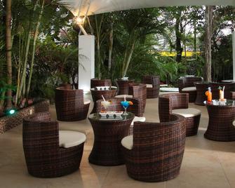 Hotel Posada Quinta Las Flores - קוארנאבאקה - פטיו