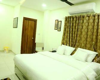 Hotel Pasupala Grand - Anantapur - Bedroom
