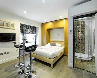 Imperial Court Suites - London - Bedroom