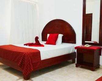 Hotel Nuevo Amanecer - Las Terrenas - Yatak Odası