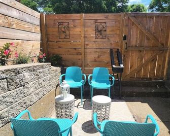 Jennifer's College Hill Apartment Privat - Providence - Innenhof