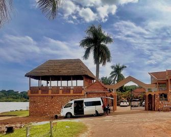 Sienna Beach Hotel - Entebbe - Ентеббе