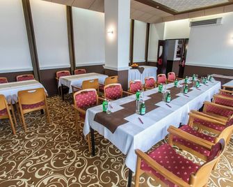 Hotel Árpád - Tatabánya