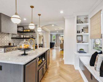 Fulton Haus - Luxury Rental in Ohio City - كليفيلاند (أوهايو) - مطبخ