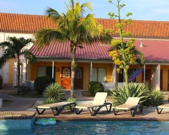 Camacuri Apartments - Oranjestad