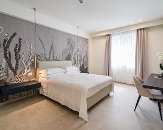 I Due Mori - Luxury Rooms - Giardini Naxos - Camera da letto