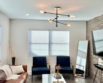 Pool vacation home south Tampa 3br 2ba - Tampa - Sala de estar
