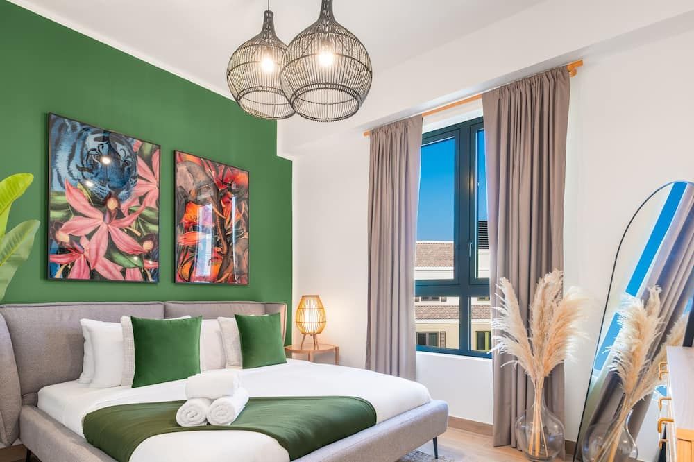 شقة فاخرة في لا مير بإطلالة غير متناهية - شقة فاخرة بنمط بوهيمي 2 - دبي - غرفة نوم