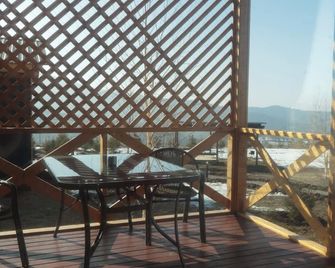 Delightful 1-bedroom villa with mountain view in Almaty - Besqaynar - Balcony