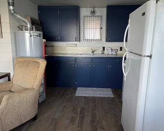 The Sportsman Cabin on Big Pine Lake! Sandy shore and amazing views await! - Perham - Kitchen